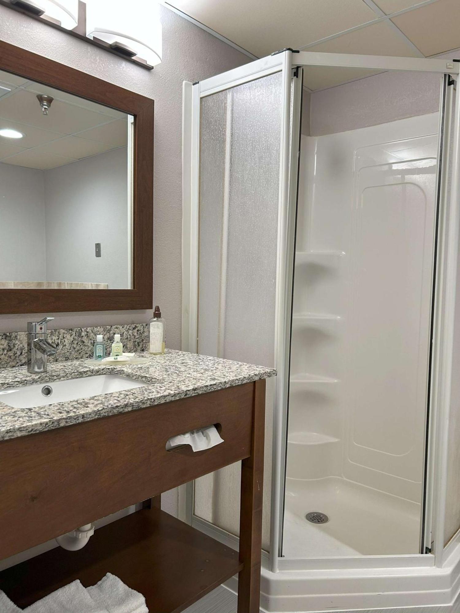 Hotel Quality & - Kingsboro